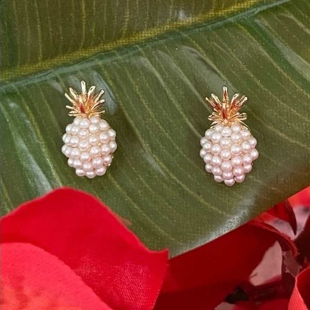 Pineapple White & Gold Stud Earrings with Faux Pearls Cute Stud Earrings